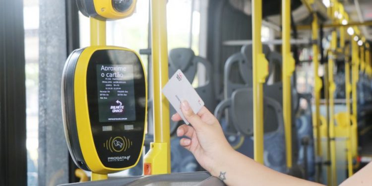 Passageiros entre 60 e 64 anos devem fazer a recarga do Bilhete Único todo mês