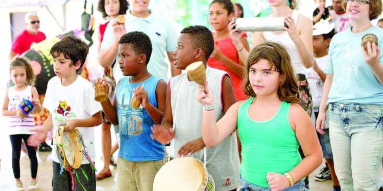 Crianças e adolescentes podem se inscrever em aulas de artes em biblioteca do Tatuapé