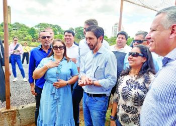 Prefeito vistoria obras de campos e pista de atletismo do Ceret