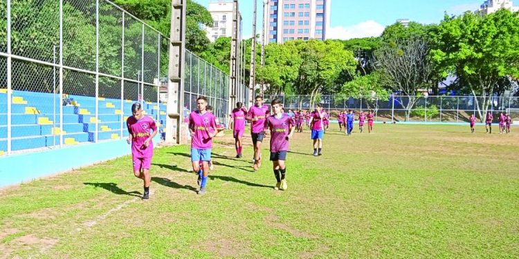 Projeto do Tatuapé quer abrir portas ao futebol e ao ensino para crianças e jovens