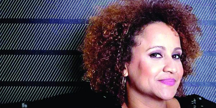 Cantora Graça Cunha faz show beneficente para crianças no Tatuapé