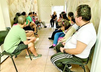 Jovens com síndrome de Down e espectro autista são atendidos pelo ‘Projeto Mais Feliz’