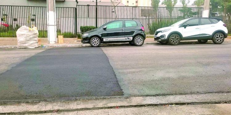 Sabesp assume buracos feitos na R. Lituânia, Mooca, e promete resolver