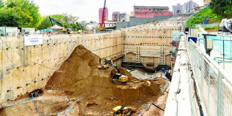 Moradores da Rua Antônio Carlos Martin criticam as intervenções do Metrô