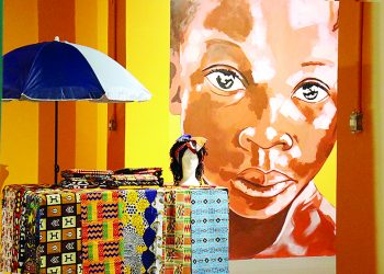 Artista angolano Paulo Chavonga mostra sua exposição na Mooca