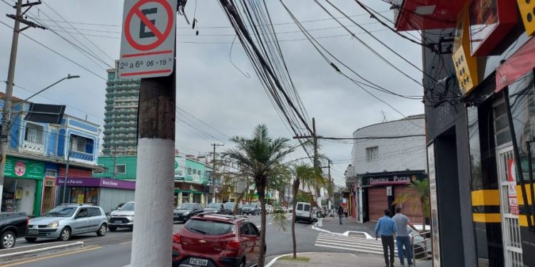 Placas de proibido estacionar serão trocadas na Avenida Conselheiro Carrão?