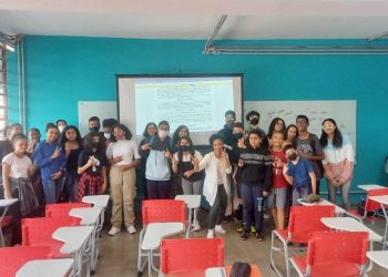 Cursos gratuitos em CEUs da ZL atendem alunos em idiomas como inglês e alemão
