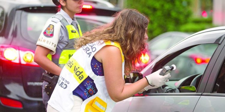 Detran iniciará fiscalizações da Lei Seca próximas a baladas e bares
