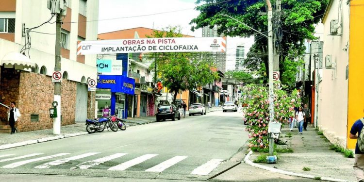 Ciclofaixa da Rua Apucarana, no Tatuapé, gera discussão e abaixo-assinado