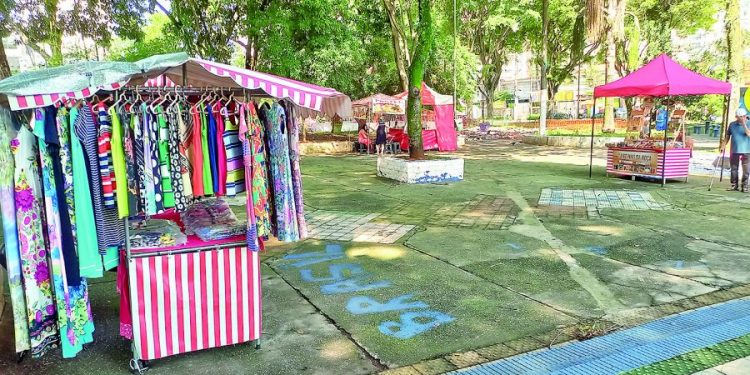 Artesãos do Tatuapé negociam com a Sub Mooca para ocuparem praças