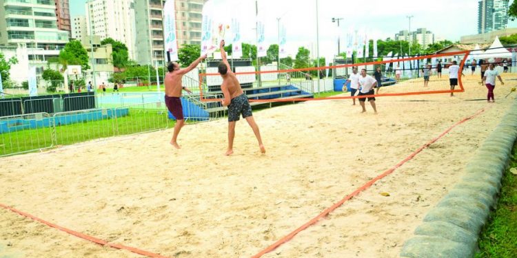 Projeto de verão traz esportes de areia e atividades ao Ceret