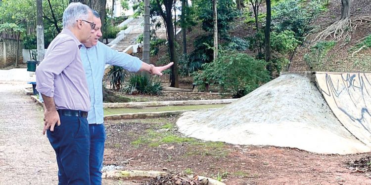 Praça Manoel Borges de Souza Nunes recebe novas melhorias