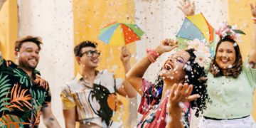 Carnaval 2024: 13 destinos para cair na folia ou descansar