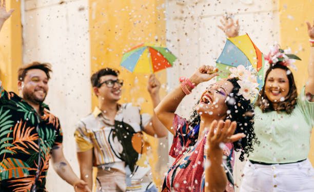 Carnaval 2024: 13 destinos para cair na folia ou descansar