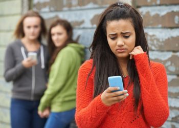 Volta às aulas: 10 dicas para identificar bullying e cyberbullying com crianças e adolescentes
