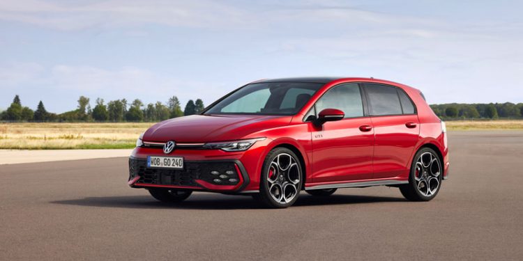 Golf ganha face-lift e atualizações de motor nas versões térmica, híbrida e híbrida plug-in