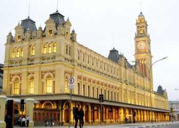 Museu da Língua Portuguesa, na estação da Luz, oferece karaokê aos visitantes