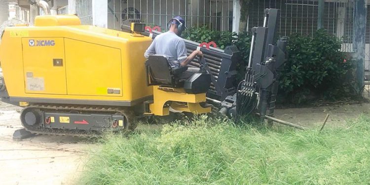 Praça Juan Carlo Guardiola é beneficiada com iluminação