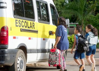 Detran dá orientações sobre a contratação de transporte escolar