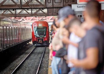 Estação Tatuapé da CPTM mostra exposição da Vila de Paranapiacaba