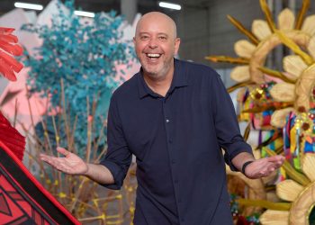 Castorine estreia em novela como a bem-resolvida Yeda