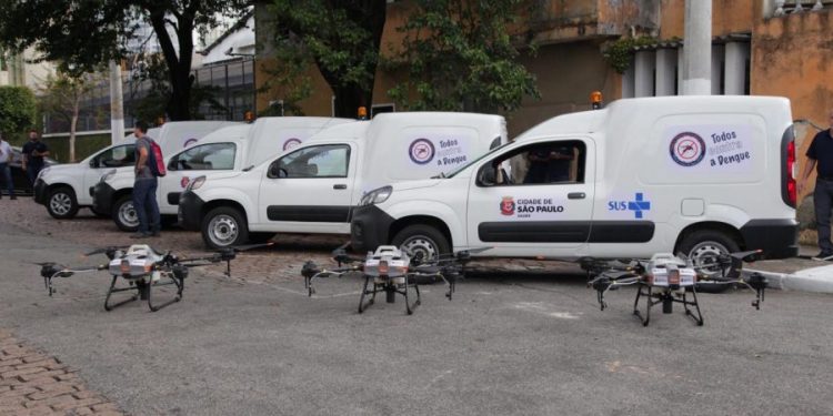 Prefeitura começa a usar drones com disparo de larvicida para combater o avanço da dengue