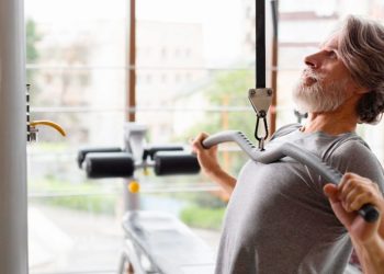 Musculação melhora sintomas de depressão e ansiedade em idosos