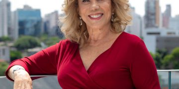 Arlete Salles estrela a trama de “Família é Tudo” com papel duplo