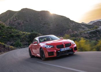 Esportivo M2 mantém a tradição da preparadora M, da BMW