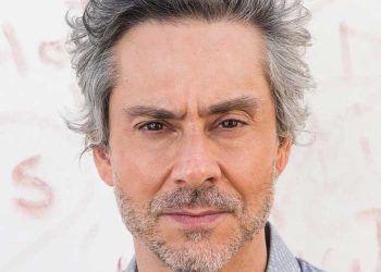 Alexandre Nero não tem economizado nos elogios ao enredo de “No Rancho Fundo”