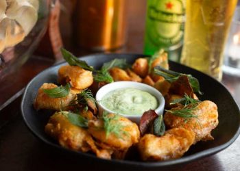 Cão Véio Tatuapé renova cardápio com sabores assinados pelo Henrique Fogaça