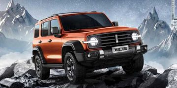 GWM Tank 300, prometido para o Brasil em 2025, encara off-road sem abrir mão do luxo