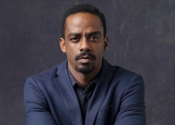 O experiente Raphael Logam encara seu primeiro papel de destaque na TV