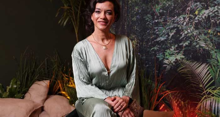 Ana Cecília Costa exalta versão original e a Bahia profunda exibida em “Renascer”