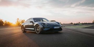 Novo Porsche Taycan Turbo GT é leve, eficiente e tem um desempenho avassalador