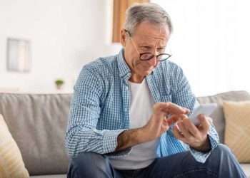 Uso do WhatsApp pode combater quadros de depressão grave em idosos