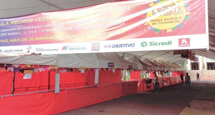 Paróquia prepara mais uma festa junina na Praça Silvio Romero com comida boa