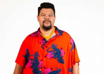 Babu Santana retorna à tevê no elenco da série “O Jogo que Mudou a História”