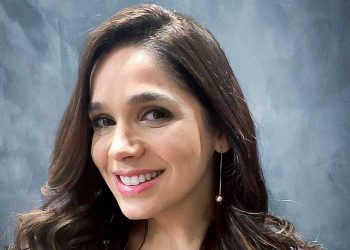 Sabrina Petraglia está de volta às novelas em “Família é Tudo”