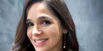 Sabrina Petraglia está de volta às novelas em “Família é Tudo”