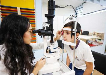 Prefeitura entrega milhares de óculos para estudantes, após avaliação oftalmológica