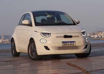 Fiat 500e tem charme, refinamento e tecnologia
