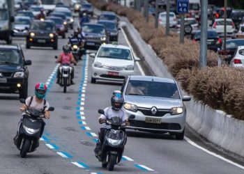 Avenidas Salim Farah Maluf e Aricanduva recebem trechos de Faixa Azul