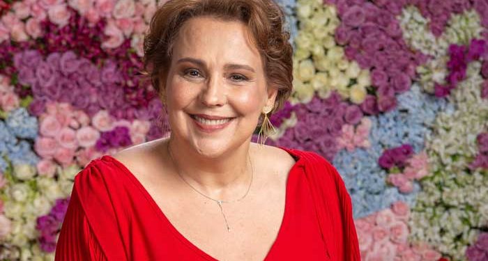 Ana Beatriz Nogueira mergulhará em um universo novo em “Mania de Você”