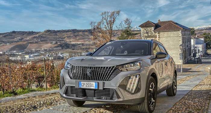 Antes da chegada ao Brasil, novo Peugeot 2008 é avaliado no Chile