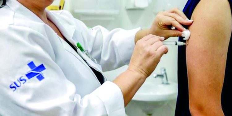 Vacinação contra a dengue em São Paulo