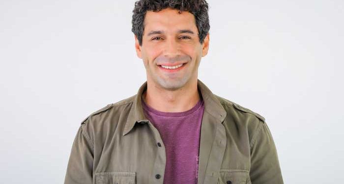 João Baldasserini está no ar como o romântico Daniel de “A Infância de Romeu e Julieta”