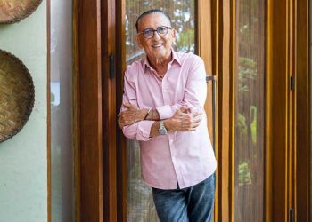 Longe da narração, Galvão Bueno integra equipe olímpica da Globo em Paris