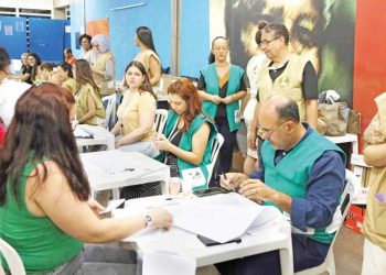 Famílias recebem escrituras definitivas de seus imóveis em São Mateus