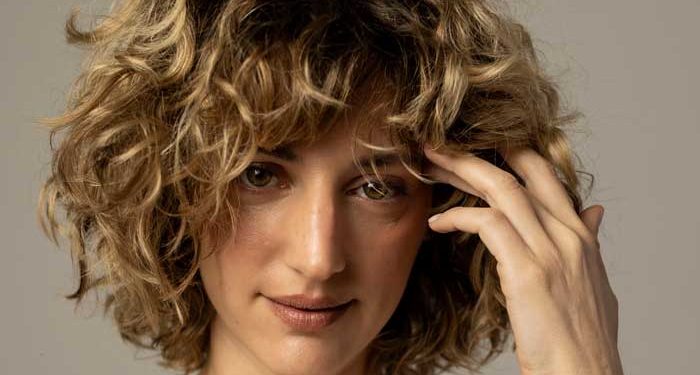 Alli Wollow percorreu um longo caminho até chegar ao elenco de “O Jogo que Mudou a História”